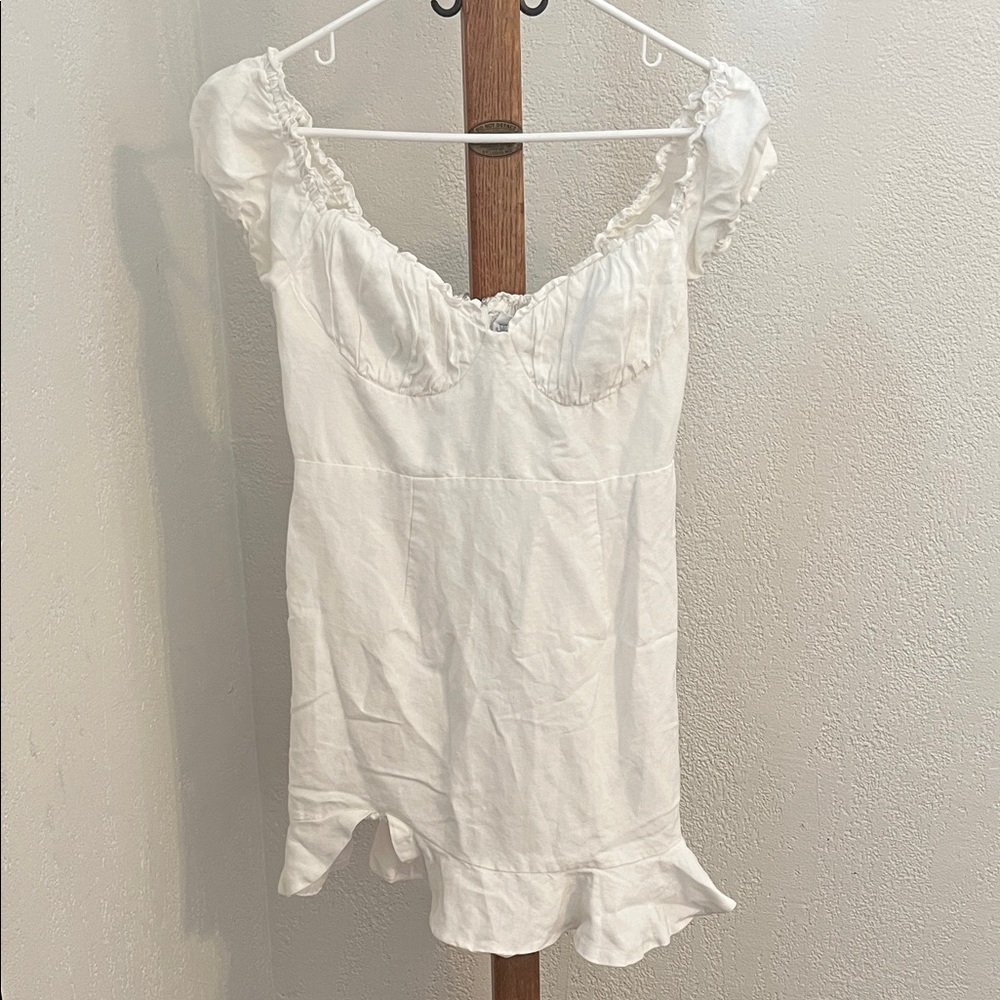 Selfie Leslie Heaven Sent puff sleeve dress - Picture 3 of 8